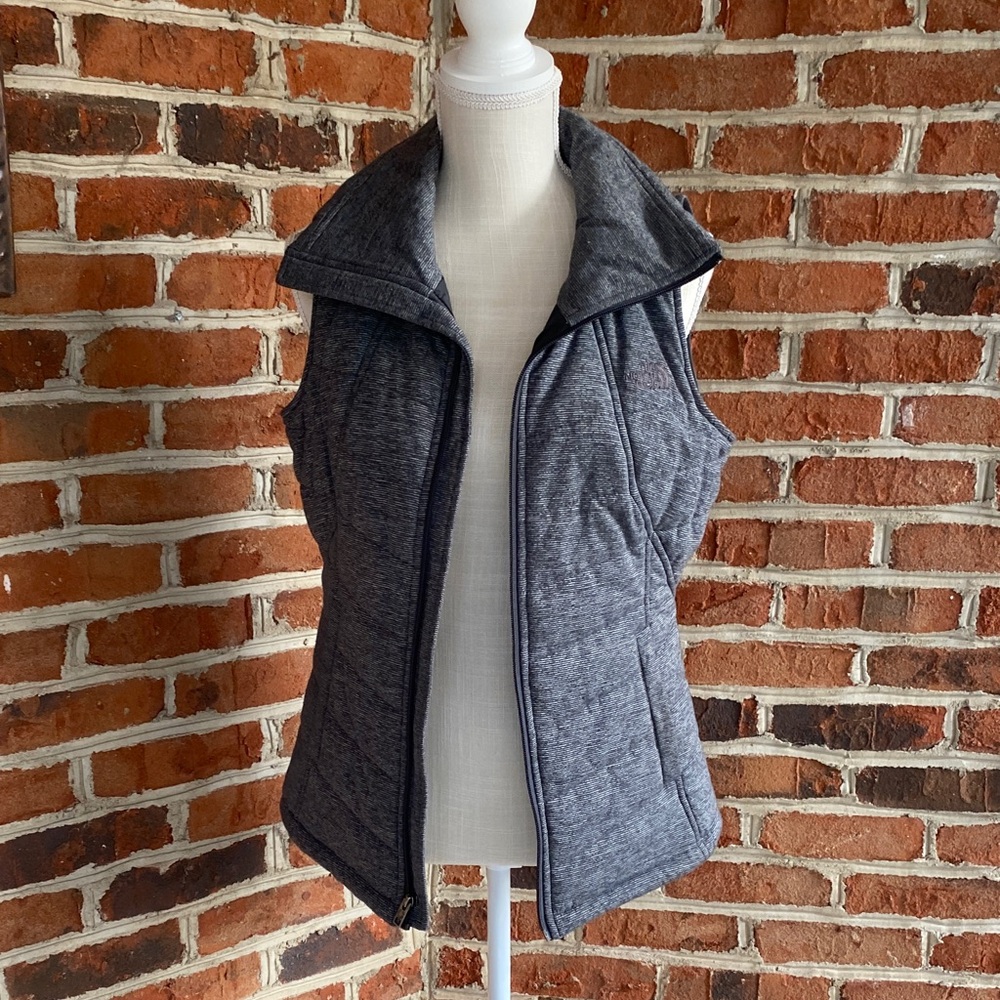 The North Face women’s gray vest, size M, good preloved condition